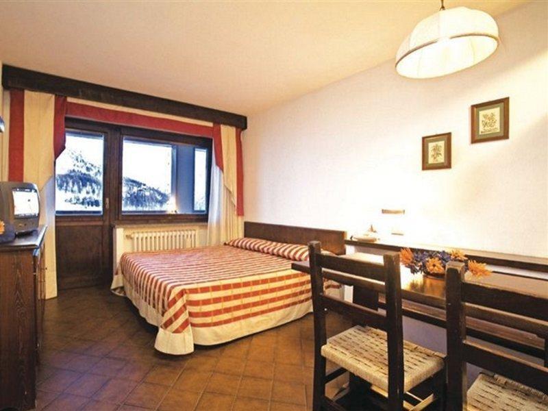 Hotel Ski Club I Cavalieri Rta Colle Colle Sestriere Exterior photo