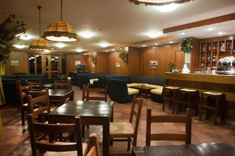 Hotel Ski Club I Cavalieri Rta Colle Colle Sestriere Exterior photo